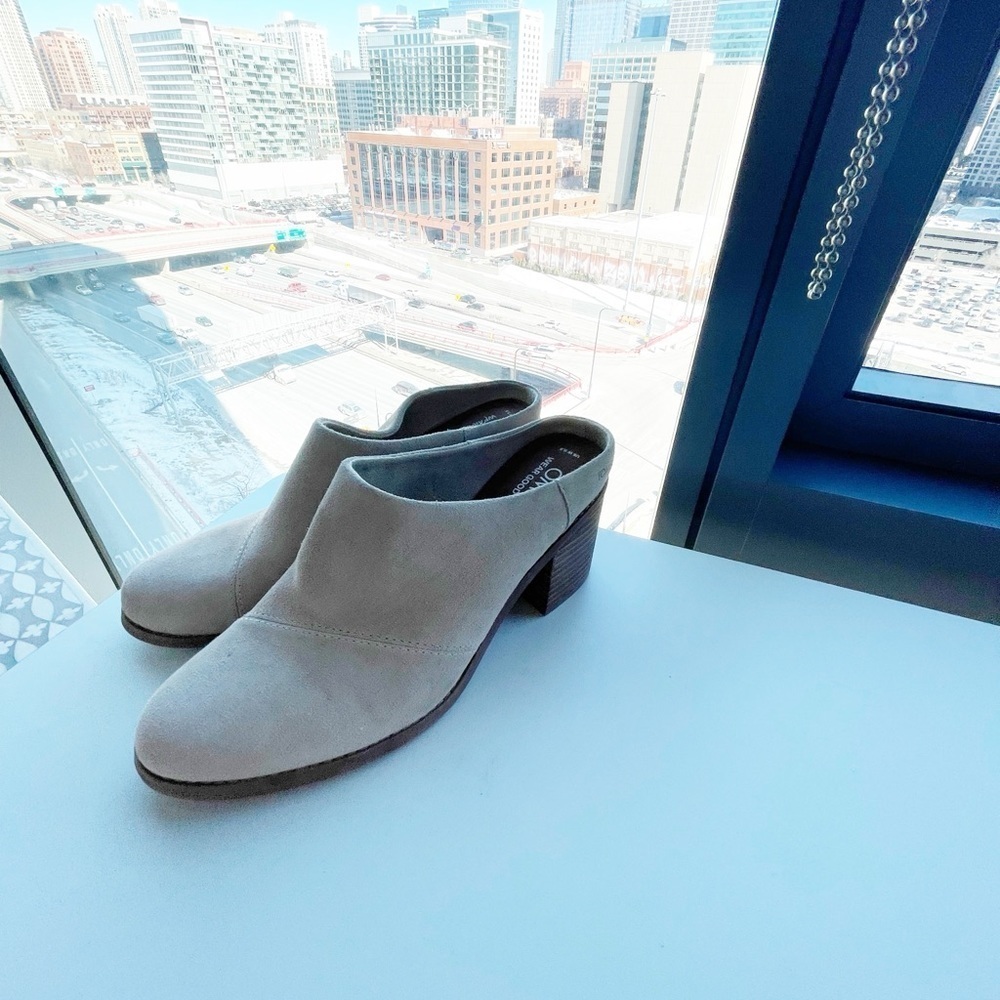 Tom's Evelyn Leather Clogs Mule Boho Retro Western Square Heel Shoe Size 9.5 - Picture 4 of 4